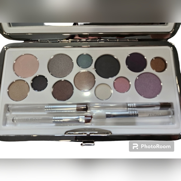 Clinique "All About Colour" Eyeshadow Palette - Picture 4 of 4